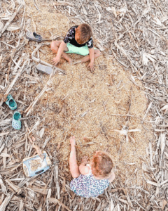 Kylie-Epperson-Grateful-Farm-Wife-Kids-Playing