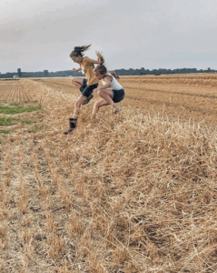 The-Washburns-Kids-in-Field